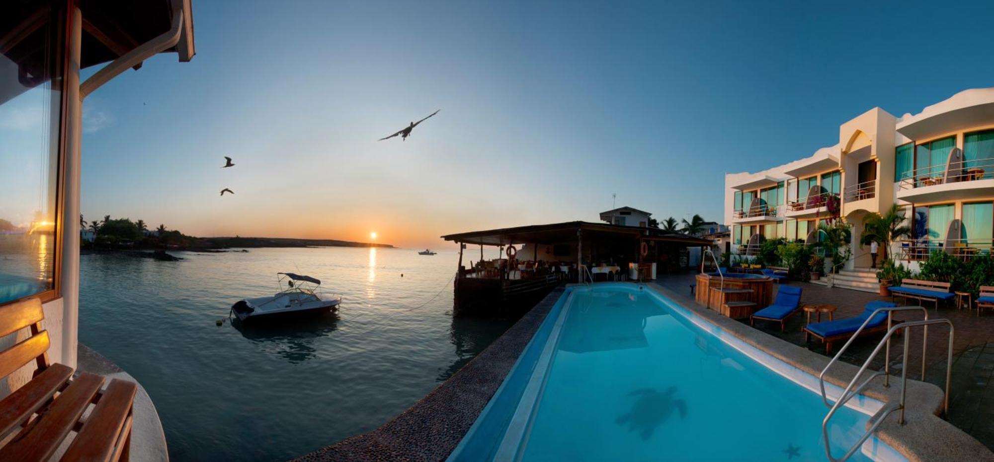 Hotel Solymar Puerto Ayora  Exterior photo